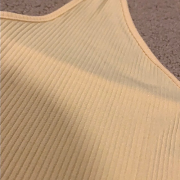 Halter top - Picture 2 of 2